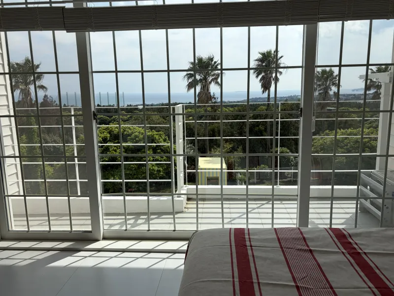 [Saekdal-dong, Seogwipo] South-facing floor-to-ceiling windows with ocean view, convenient location for travel, Building A, 3rd floor studio 9