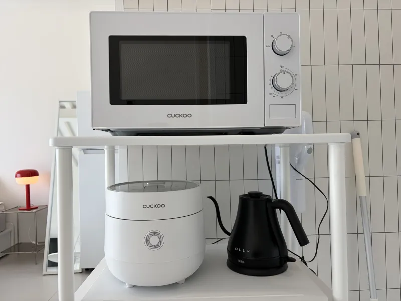 [Saekdal-dong, Seogwipo] South-facing floor-to-ceiling windows with ocean view, convenient location for travel, Building A, 3rd floor studio 37