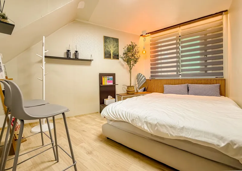 [Mapo, Seoul] 1-minute walk from Gwangheungchang Station, 10 minutes to Hongdae, Hapjeong, and Mangwon, 3 minutes to Itaewon and Yeouido 17