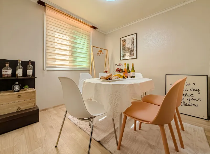 [Mapo, Seoul] 1-minute walk from Gwangheungchang Station, 10 minutes to Hongdae, Hapjeong, and Mangwon, 3 minutes to Itaewon and Yeouido 25