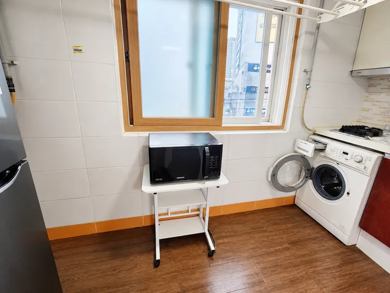 [Suyeong, Busan] 9 pyeong | No cleaning fee | 3 minutes to the sea | In front of the seafood center | 302 13