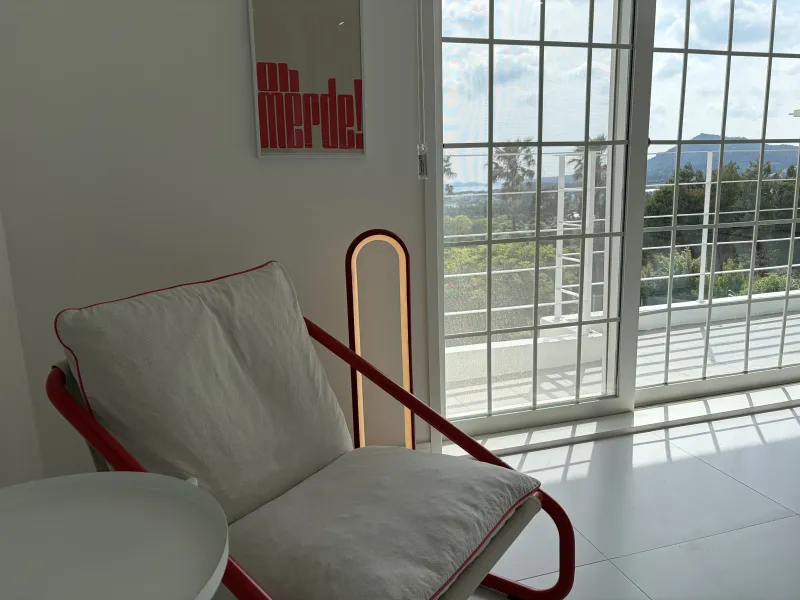 [Saekdal-dong, Seogwipo] South-facing floor-to-ceiling windows with ocean view, convenient location for travel, Building A, 3rd floor studio 7