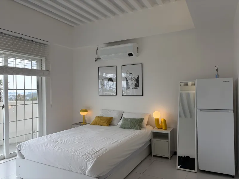 [Saekdal-dong, Seogwipo] South-facing floor-to-ceiling windows with ocean view, fenced dog playground, Building B, 3rd floor studio 6
