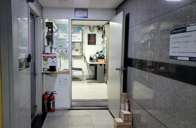 [Mapo, Seoul] Officetel in a prime location, 1-minute walk from Sinchon Station 21