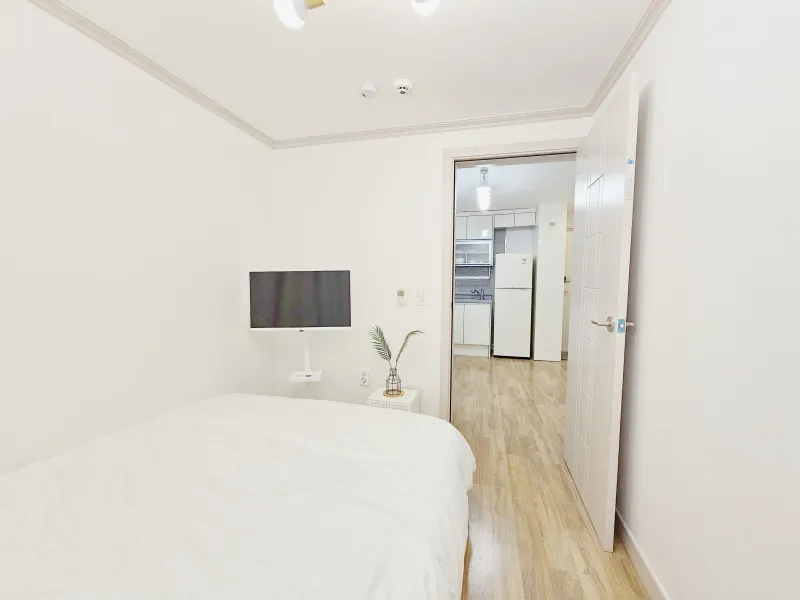 [서울 마포] 홍익대학교5분,주방 분리,깔끔한 원룸 9