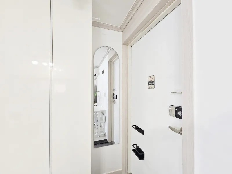 [Mapo, Seoul] 5 minutes from Hongik University, separate kitchen, neat studio 23