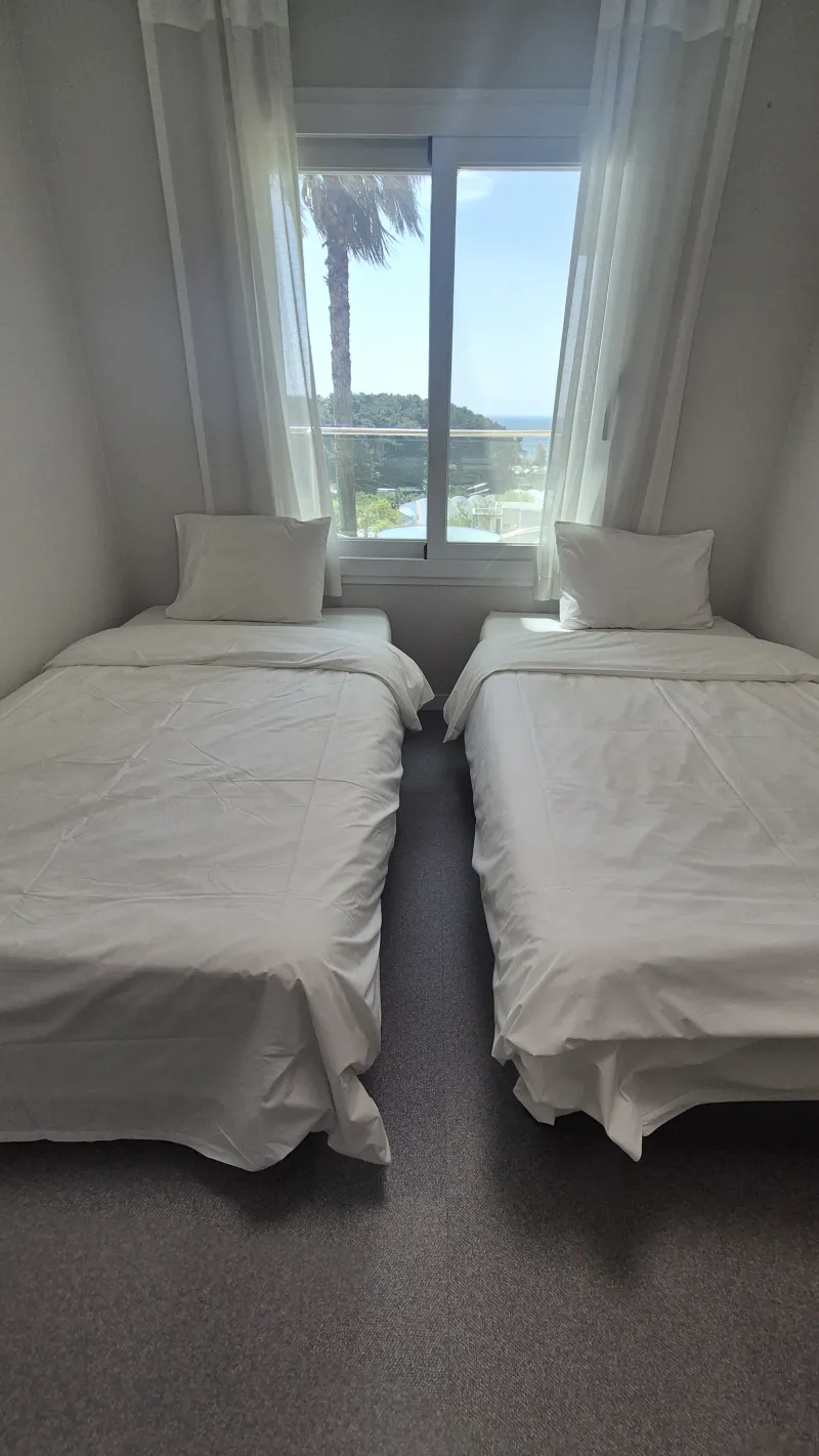[Bomok-dong, Seogwipo] Bomok Ocean View Room 204 #JeongbangWaterfall #CheonjiyeonWaterfall #Saeyeongyo 3