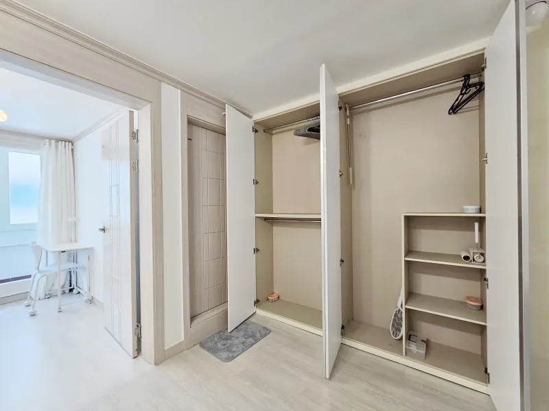 [Mapo, Seoul] 5 minutes from Hongik University, separate kitchen, neat studio 22