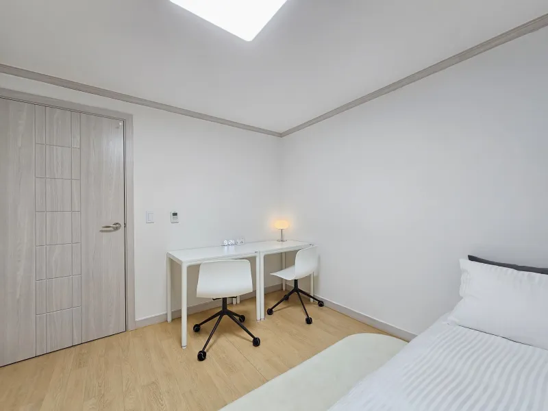 [Mapo, Seoul] 5 minutes from Hongik University, separate kitchen, neat studio 5