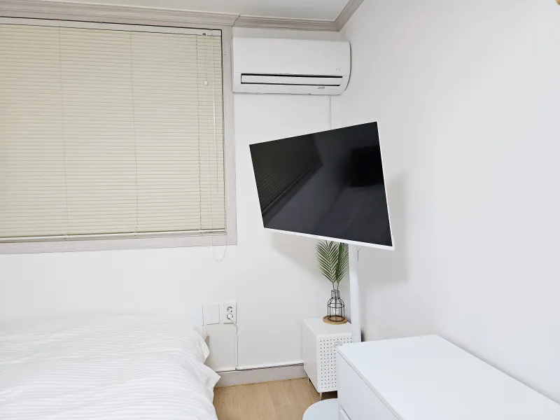 [Mapo, Seoul] 5 minutes from Hongik University, separate kitchen, neat studio 7