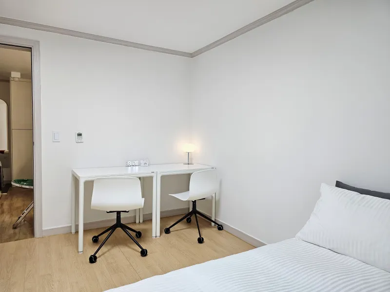 [Mapo, Seoul] 5 minutes from Hongik University, separate kitchen, neat studio 9