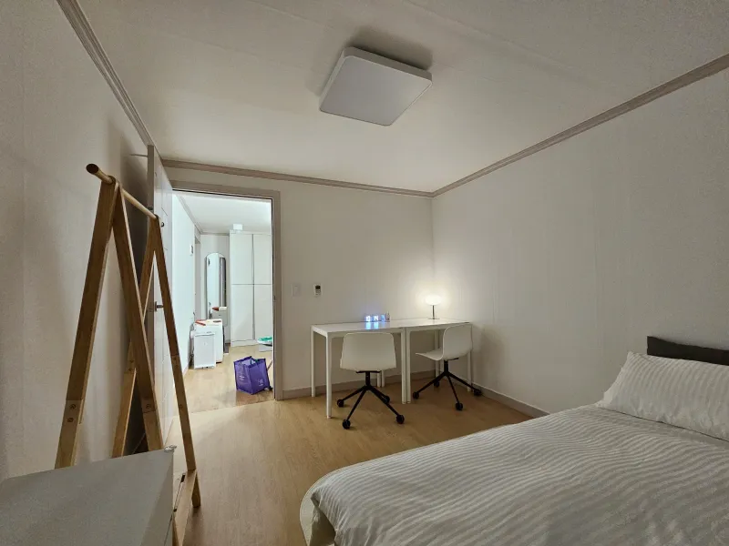 [Mapo, Seoul] 5 minutes from Hongik University, separate kitchen, neat studio 21