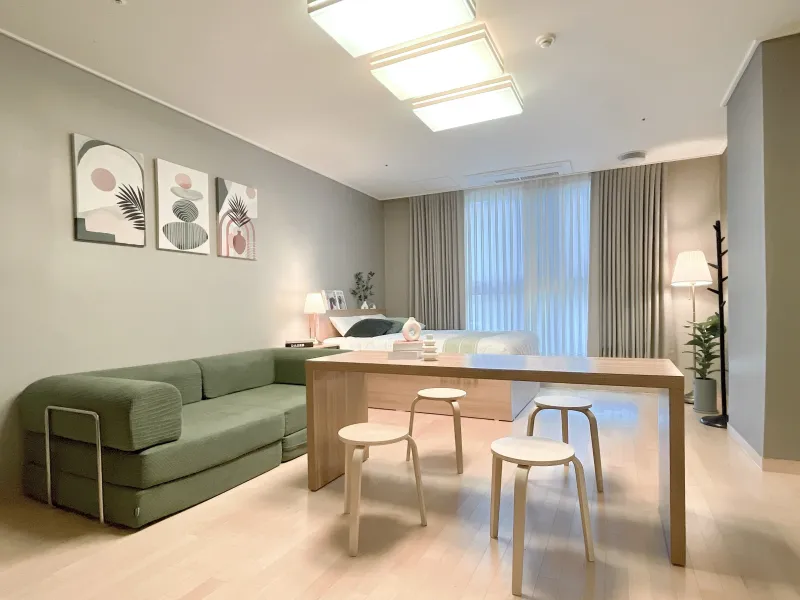 [Mapo, Seoul] Hongik University Commute Area / On-site Security / Max 5 People / Long-term Stays Welcome / Fully Furnished 4