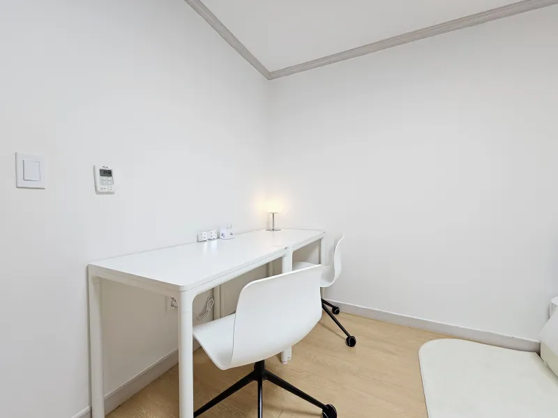 [Mapo, Seoul] 5 minutes from Hongik University, separate kitchen, neat studio 18