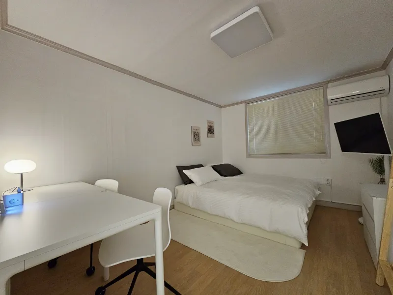 [Mapo, Seoul] 5 minutes from Hongik University, separate kitchen, neat studio 20