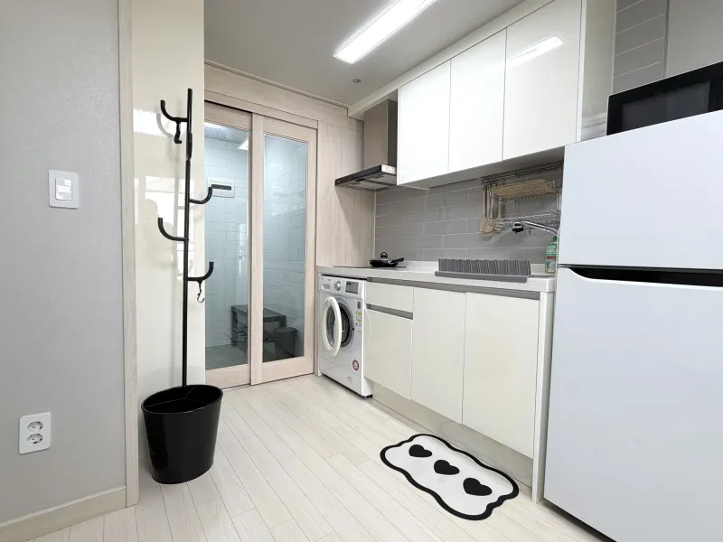 [Mapo, Seoul] 5 minutes from Sogang University/Yonsei University/Ewha Womans Univ. Station 8