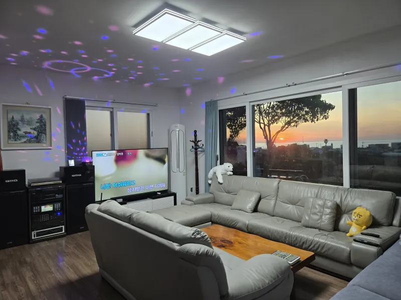 [Aewol, Jeju] Independent accommodation with a large garden and swimming pool overlooking the Gwakji Sea 5