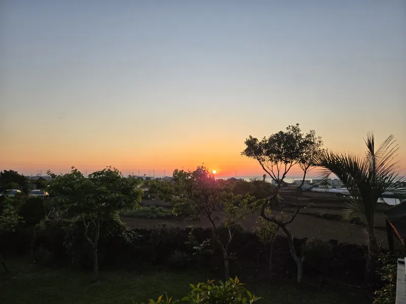 [Aewol, Jeju] Independent accommodation with a large garden and swimming pool overlooking the Gwakji Sea 117