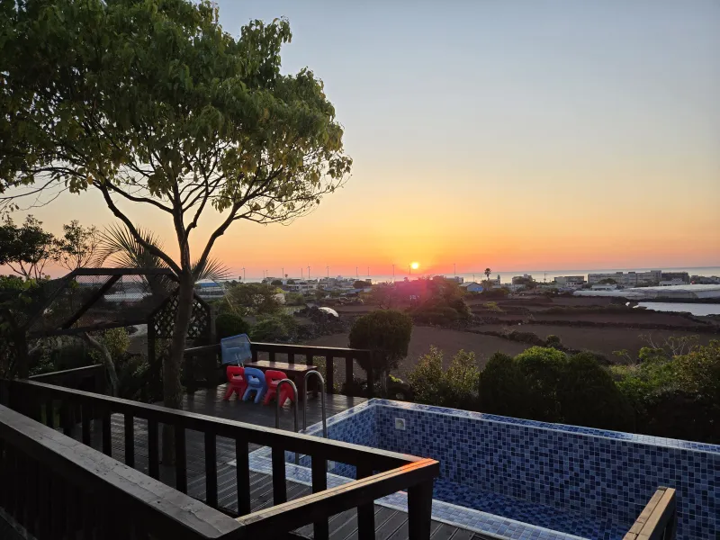 [Aewol, Jeju] Independent accommodation with a large garden and swimming pool overlooking the Gwakji Sea 118