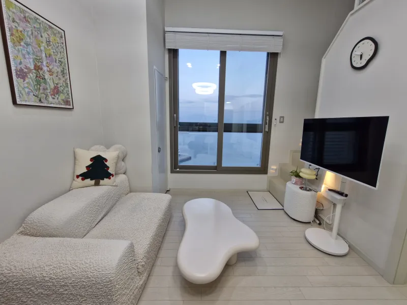 [Yeosu] Gunggungine Ocean View Duplex 13