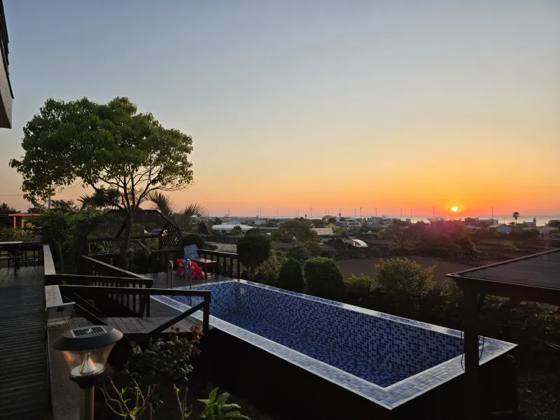 [Aewol, Jeju] Independent accommodation with a large garden and swimming pool overlooking the Gwakji Sea 116