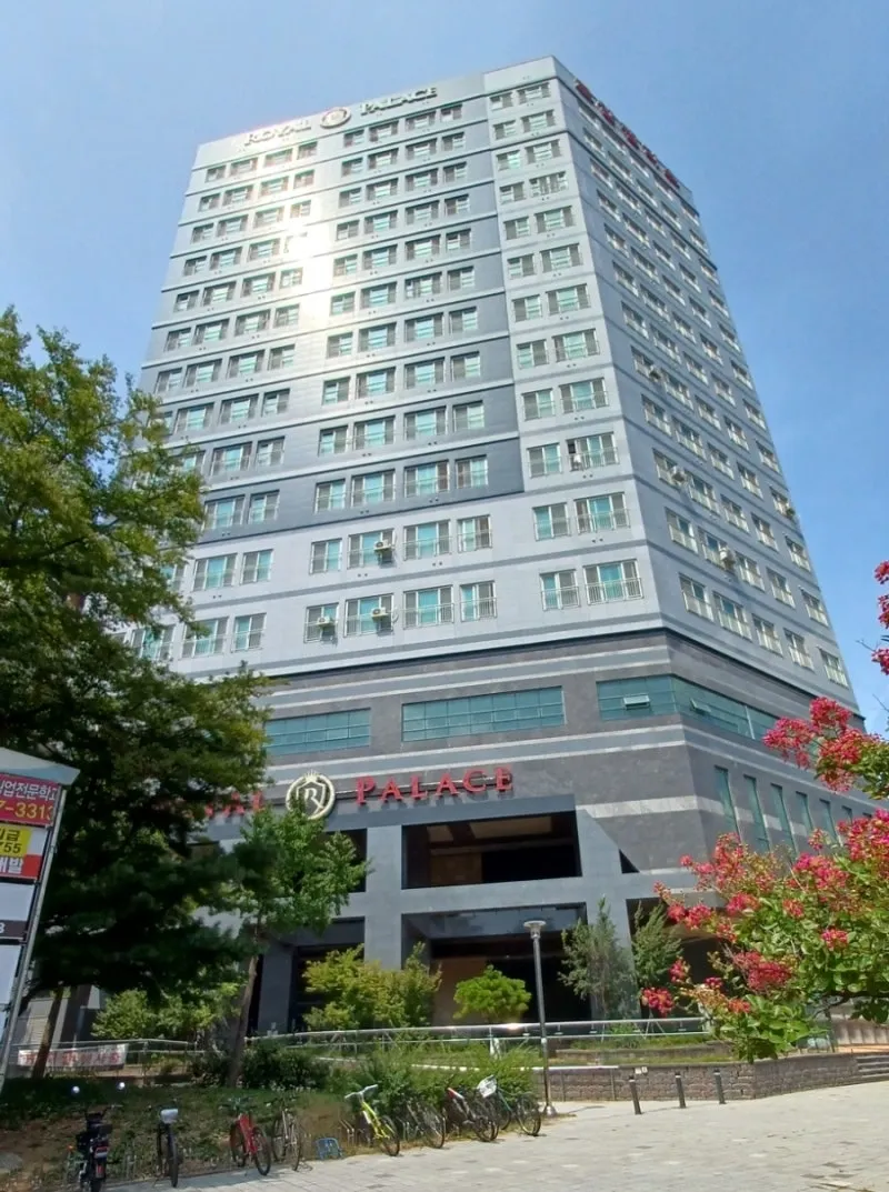[Dalseo, Daegu] Fully furnished three-room duplex officetel, 1-minute walk from Seongseo Industrial Complex Station 23