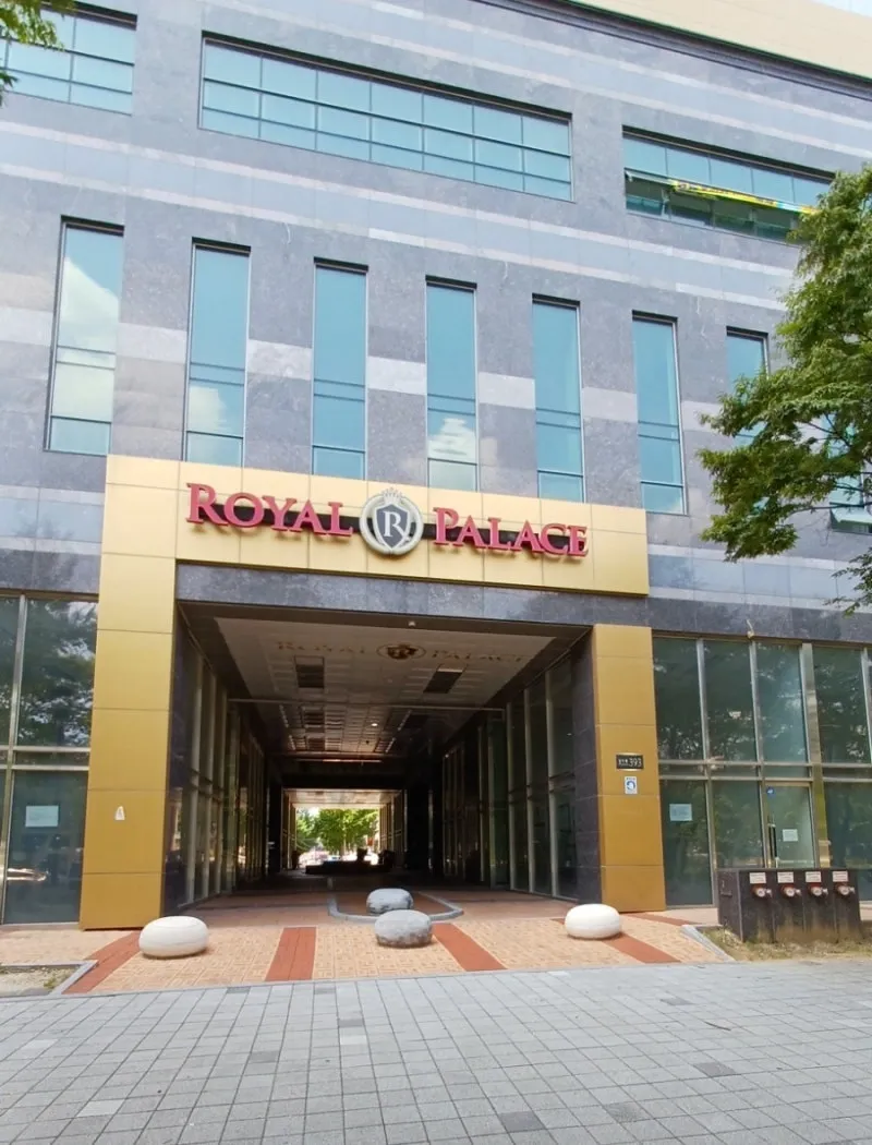 [Dalseo, Daegu] Fully furnished three-room duplex officetel, 1-minute walk from Seongseo Industrial Complex Station 24