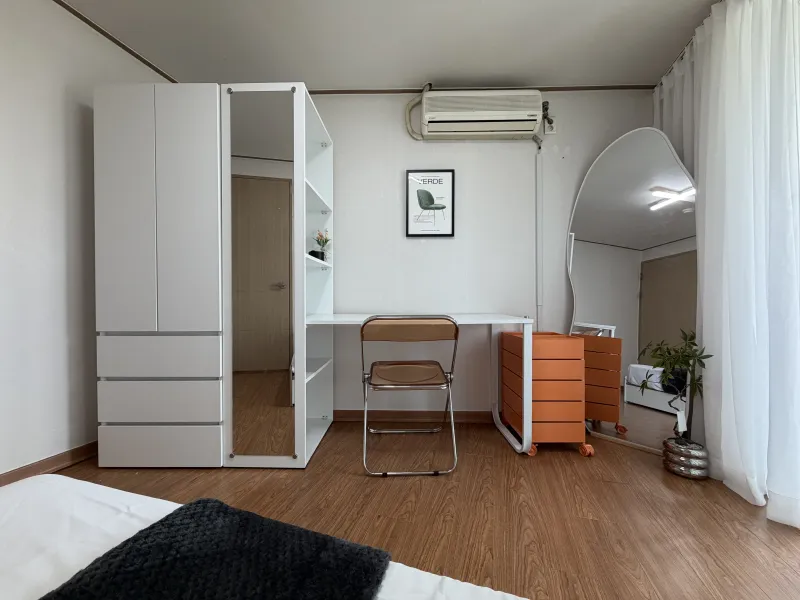 [Mapo, Seoul] Hongdae Station Area Double Room with Newly Renovated 53 5