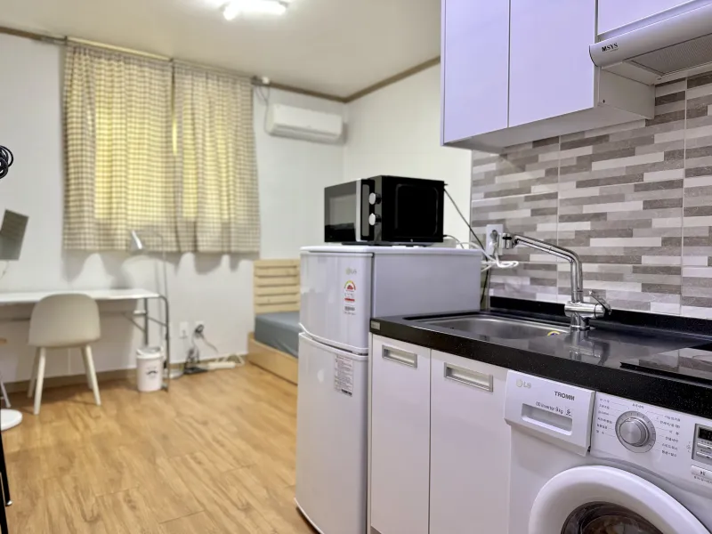 [Yongsan, Seoul] A bright and pleasant studio located a 10-minute walk from the center of Seoul Station 14
