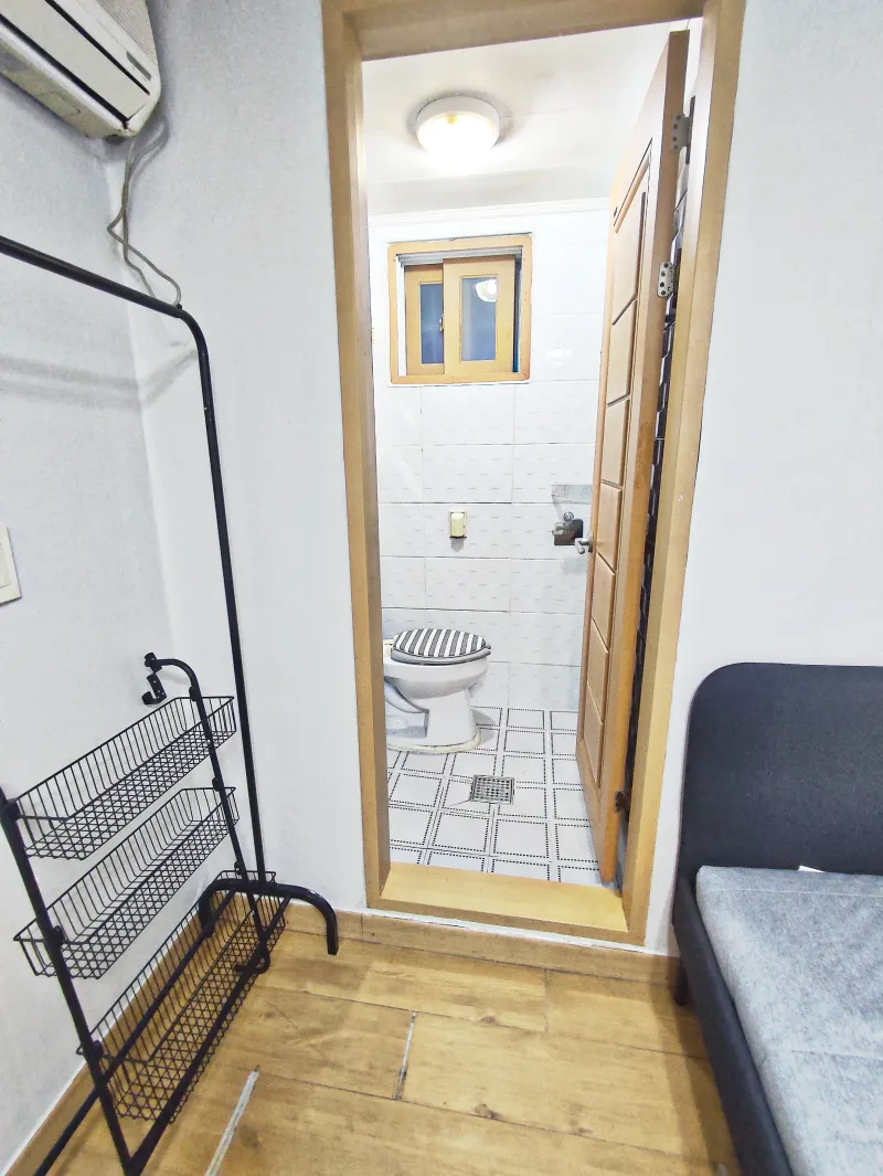 [Gwanak, Seoul] 8-minute walk from Sillim Station and Dangok Station. 5