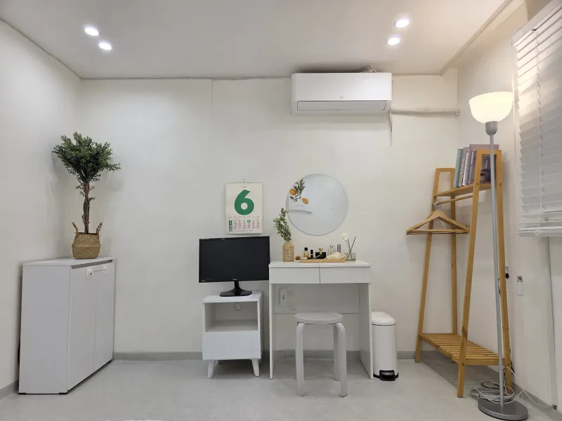 [Seodaemun, Seoul] 10 mins from Sinchon Station / 5 mins from Severance Hospital / Spacious Two-Room Apartment / Family Trips / Max. 6 People 6