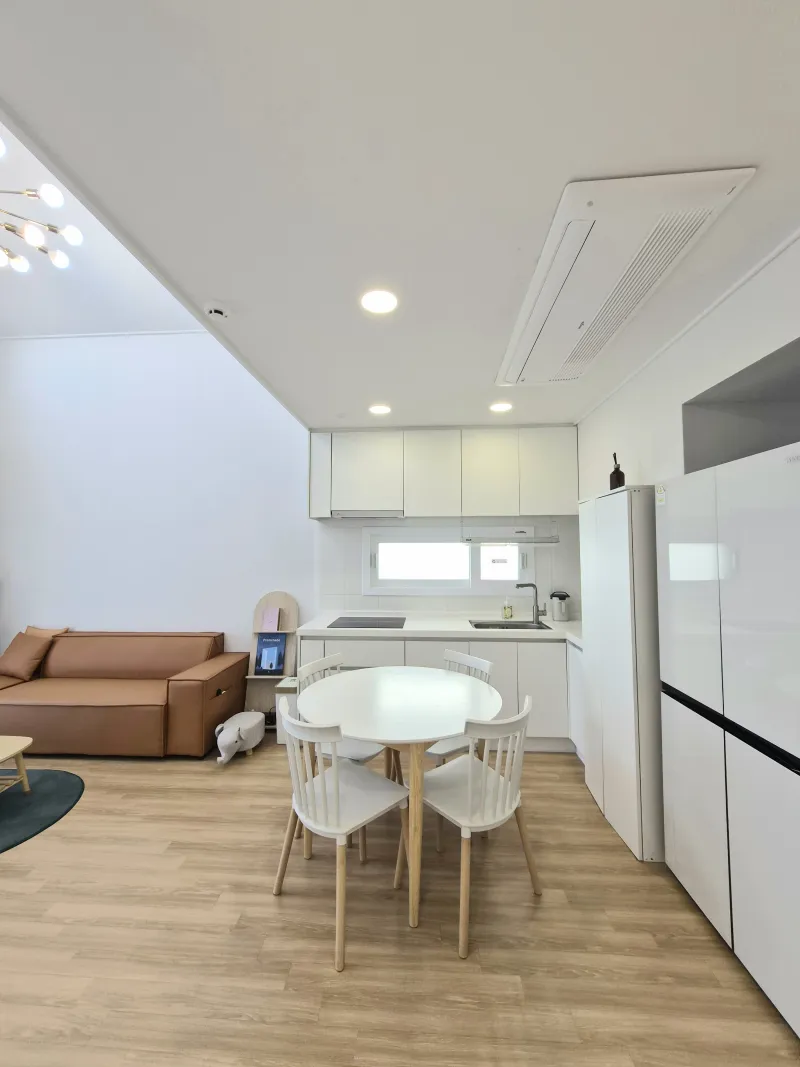 [Daejeong, Seogwipo] Outdoor Jacuzzi / Stylish Private House / Two Rooms / Standard for 4 / Yard / BBQ 23