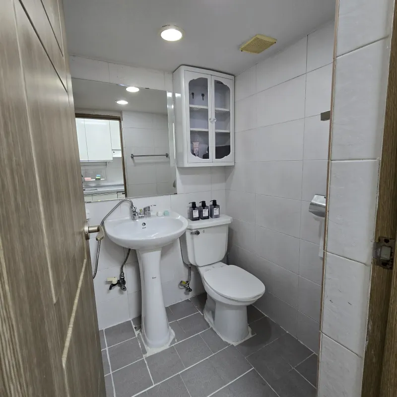 [Gwanak, Seoul] 20 minutes to Gangnam, 3-minute walk from Guro Digital Complex Station (Line 2), fully furnished, cozy 8