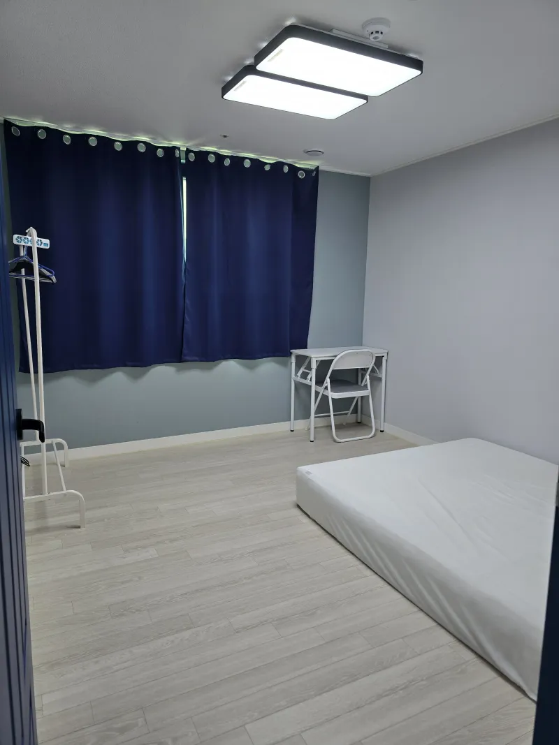 [Gangseo, Seoul] Mok-dong Fully Furnished 2-Room Apartment / Parking Available, Traditional Market Right in Front 2