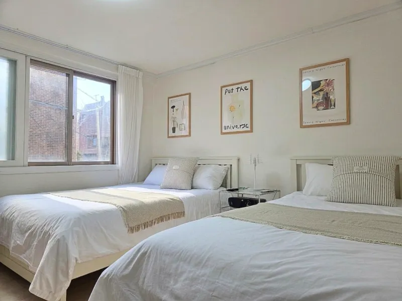 [Gwanak, Seoul][Seongsu, 15 mins of Gangnam] A quiet, sun-filled 2-room stay 4