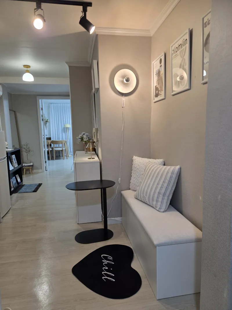 [Gwanak, Seoul][Seongsu, 15 mins of Gangnam] A quiet, sun-filled 2-room stay 14