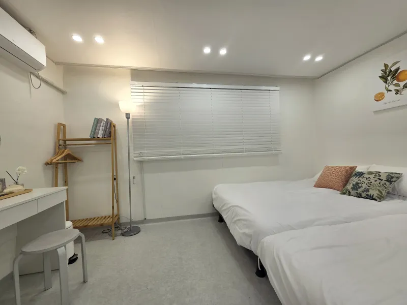 [Seodaemun, Seoul] 10 mins from Sinchon Station / 5 mins from Severance Hospital / Spacious Two-Room Apartment / Family Trips / Max. 6 People 4