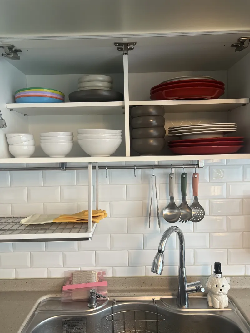 [Guro, Seoul] Room 701. 5 mins from Oryu-dong Station. Spacious 3-bedroom. 2 bathrooms. Max. 8 guests. 6 beds 38