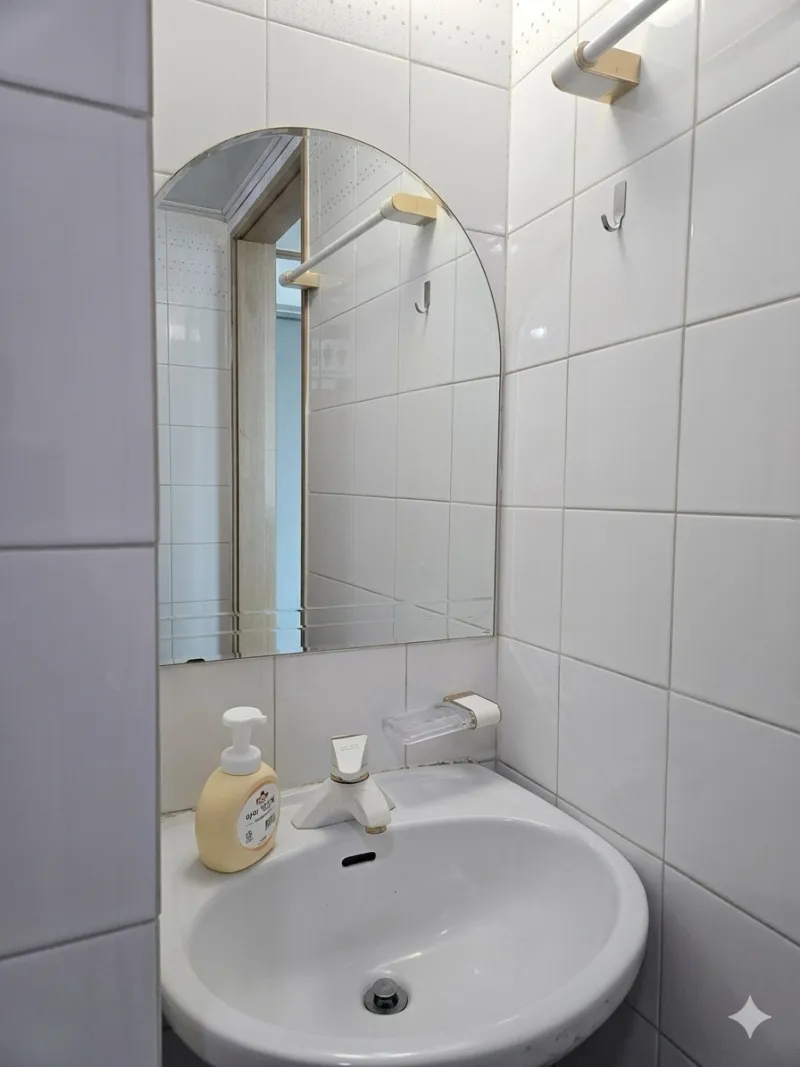 [Mapo, Seoul] 1 minute from Hongdae Station #AirportRailroad #Foreigner #BusinessTrip #AirportBus 5