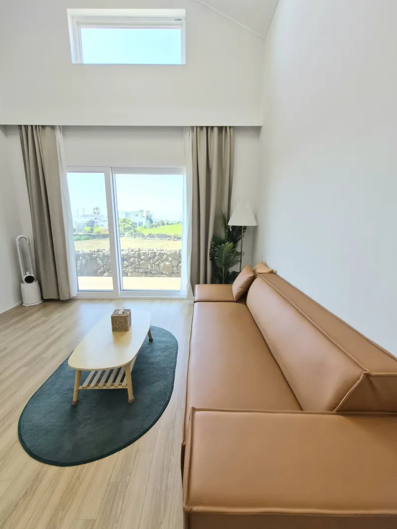 [Daejeong, Seogwipo] Outdoor Jacuzzi / Stylish Private House / Two Rooms / Standard for 4 / Yard / BBQ 21