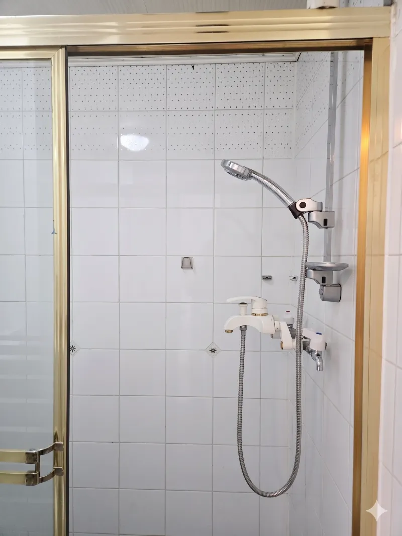 [Mapo, Seoul] 1 minute from Hongdae Station #AirportRailroad #Foreigner #BusinessTrip #AirportBus 4