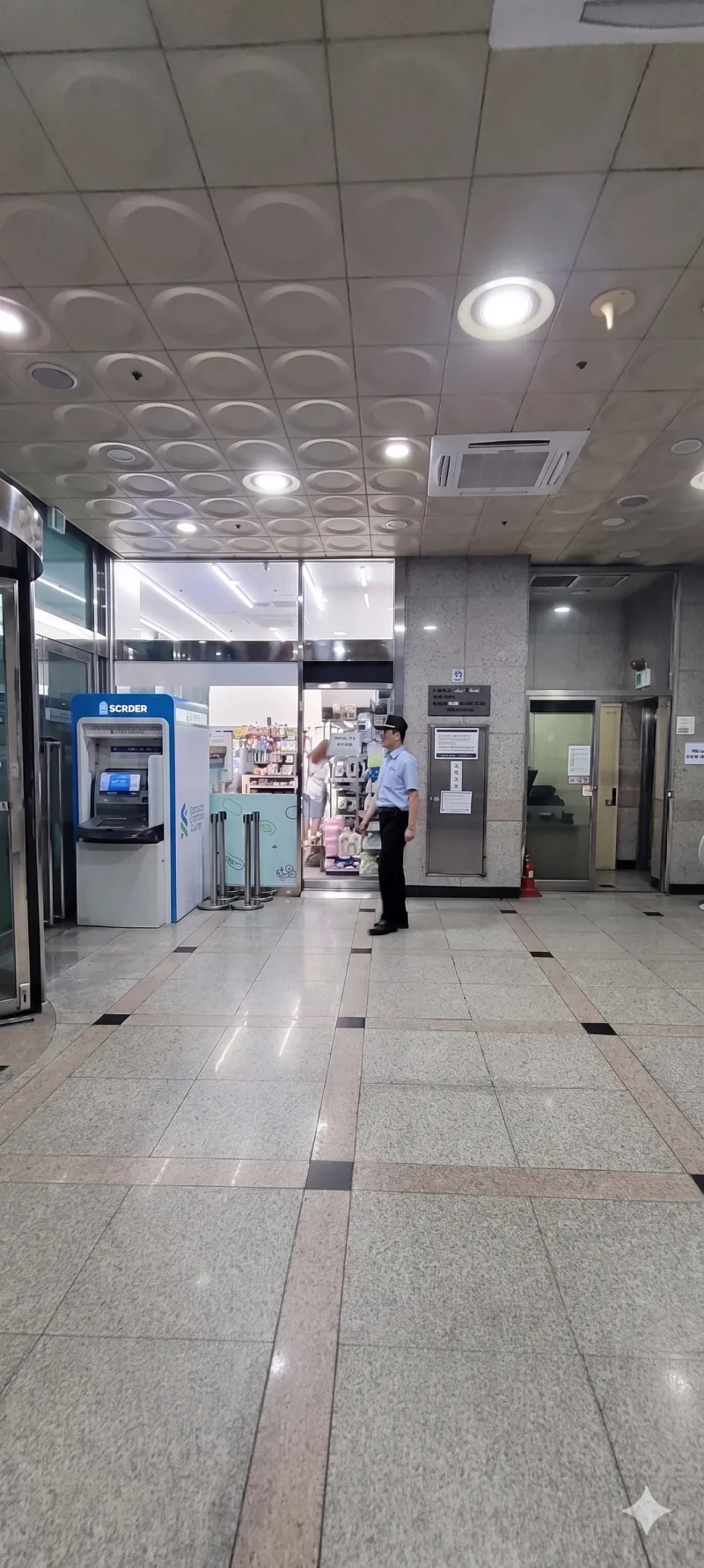[Mapo, Seoul] 1 minute from Hongdae Station #AirportRailroad #Foreigner #BusinessTrip #AirportBus 13