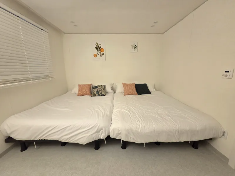 [Seodaemun, Seoul] 10 mins from Sinchon Station / 5 mins from Severance Hospital / Spacious Two-Room Apartment / Family Trips / Max. 6 People 10