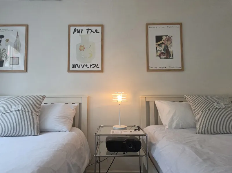 [Gwanak, Seoul][Seongsu, 15 mins of Gangnam] A quiet, sun-filled 2-room stay 5