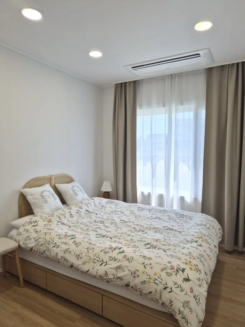 [Daejeong, Seogwipo] Outdoor Jacuzzi / Stylish Private House / Two Rooms / Standard for 4 / Yard / BBQ 3