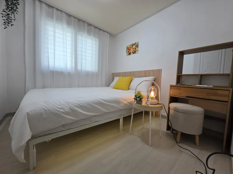 [Gangdong, Seoul][7-minute walk from Gubeundari Station (Line 5) / 1.5th floor / 3 rooms, 3 queen beds / Fully remodeled] 5