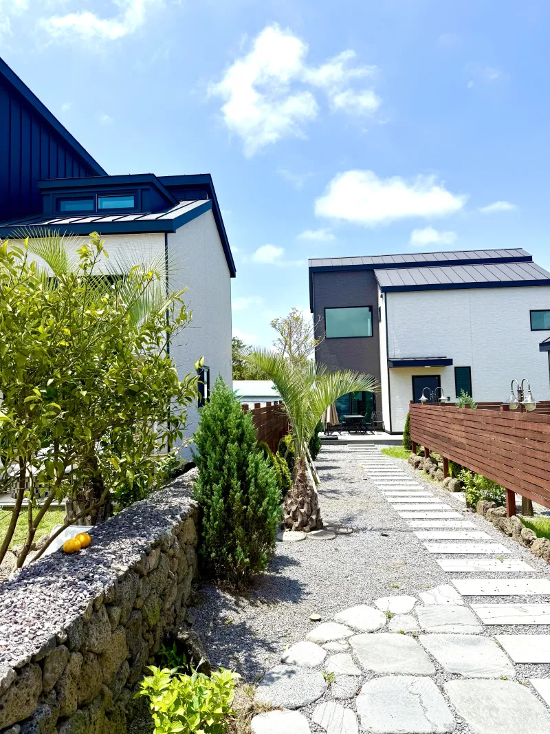 [Hangyeong, Jeju][West Jeju] Large Family/Kids-Friendly 2-Story Private Healing House with 3 Queen Beds 17
