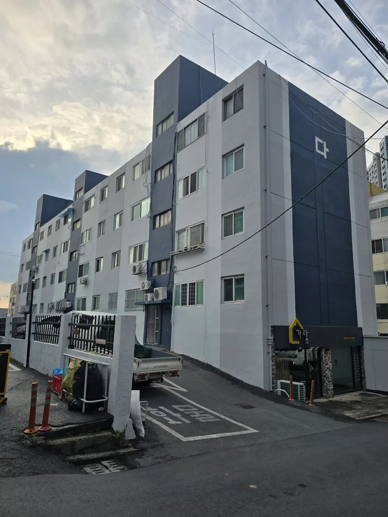 [Dalseo, Daegu][Near Namdaegu IC] It is on the 3rd floor and quiet. 13