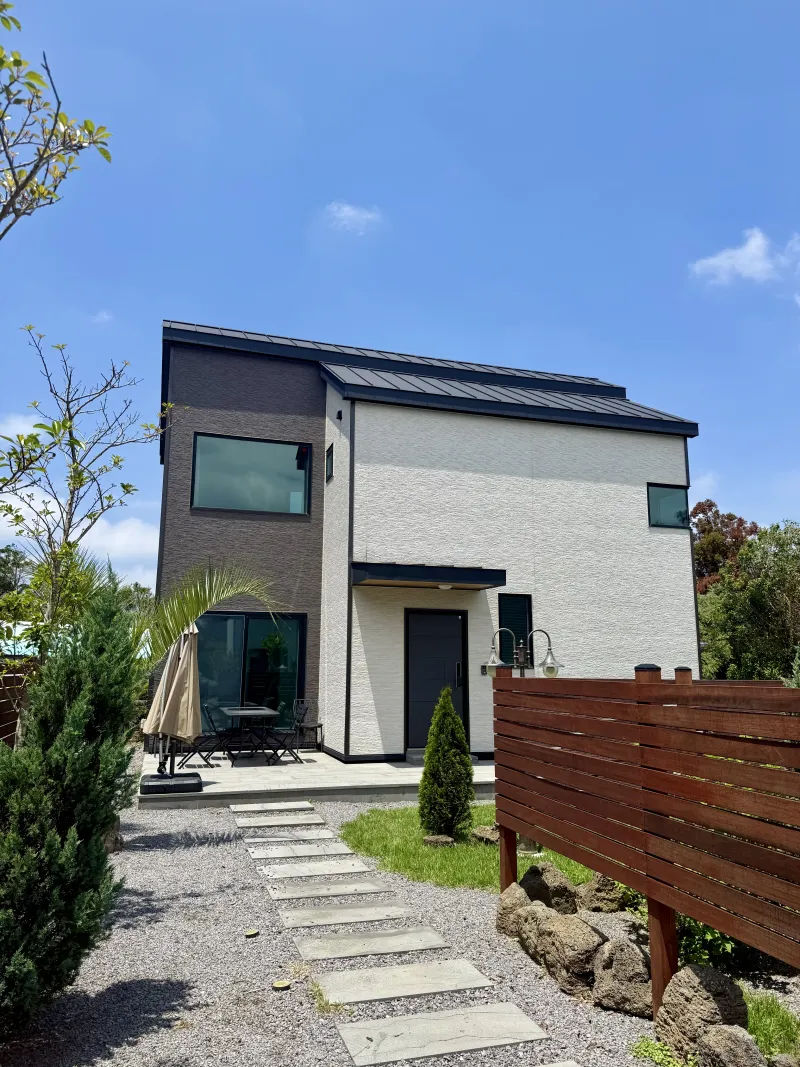 [Hangyeong, Jeju][West Jeju] Large Family/Kids-Friendly 2-Story Private Healing House with 3 Queen Beds 16