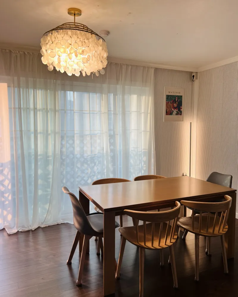 [Guro, Seoul] Room 701. 5 mins from Oryu-dong Station. Spacious 3-bedroom. 2 bathrooms. Max. 8 guests. 6 beds 28